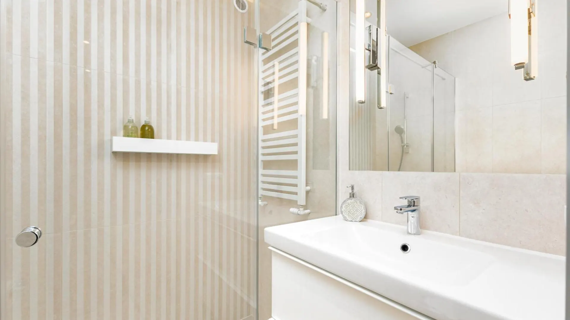 Apartament Krucza By Your Freedom Warszawa 0*,